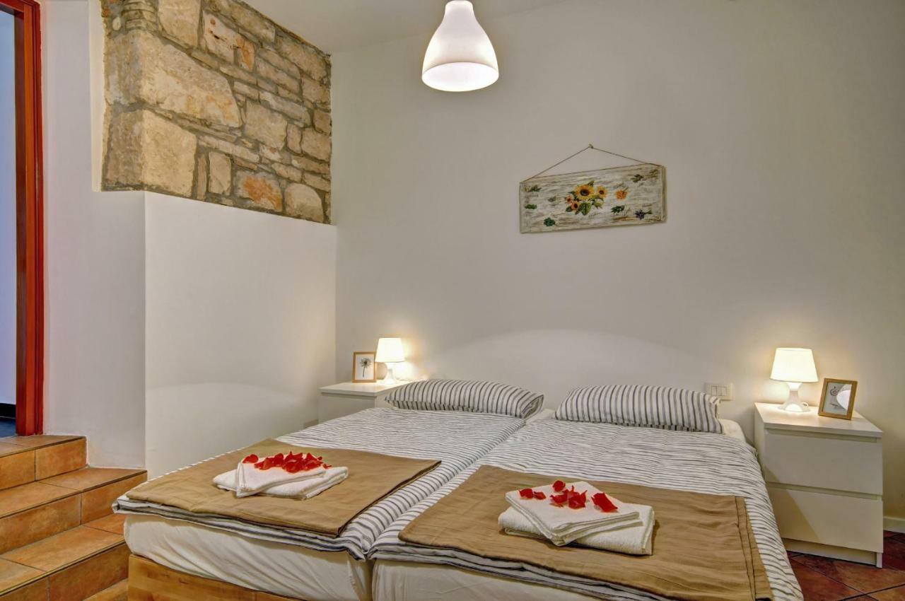 Apartman Amfiteatar Franko Pula Buitenkant foto